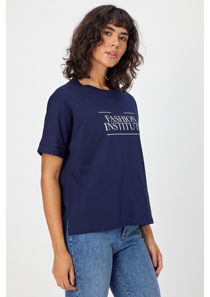 Bisiklet Yaka Baskılı Yırtmaçlı T-Shirt (B24-00212)