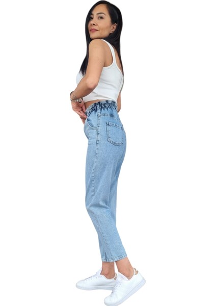 Kadın Mom Likralı Beli Lastikli Rahat Kalıp Kar Yıkama Rengi Kot Pantolon