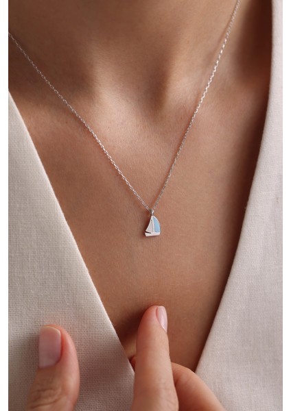 925 Ayar Gümüş Rodyum Kaplama Minimal Yelken Kolye fiyatları