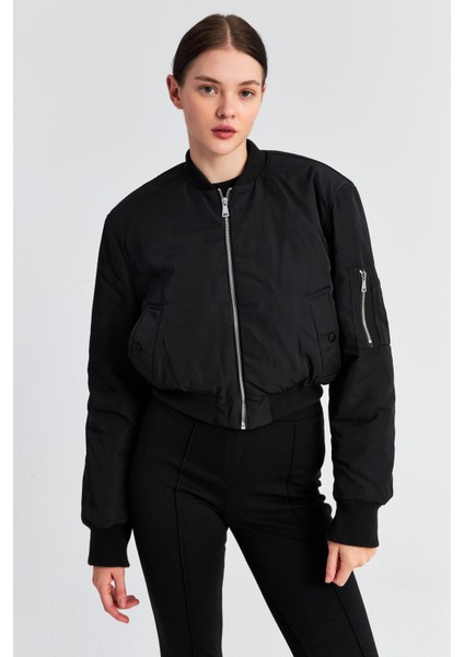 Kadın Siyah Oversize Crop Bomber Mont