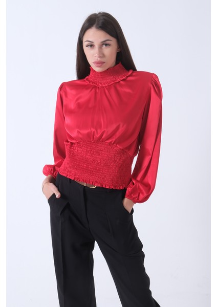 Kırmızı Yaka ve Etek Ucu Gipeli Oversize Saten Bluz 3972990.08