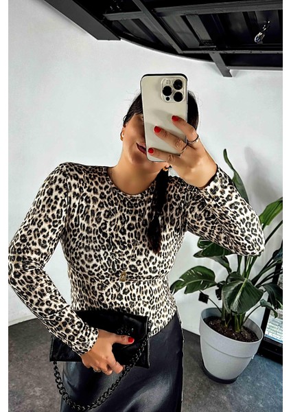 Butik Gardrop Yumoş Kumaş Bisiklet Yaka Leopar Kadın Bluz Leopar