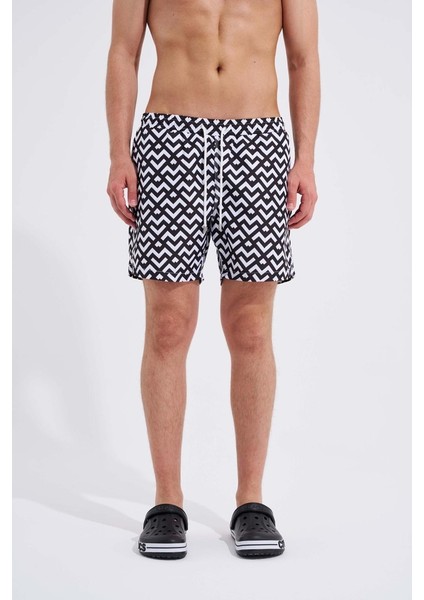 Black-White Sea Short