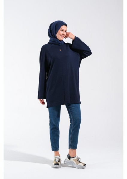 2255_REGLAN Kollu Minimal Baskılı Basic Oversize Rahat Kalıp Tesettür Tunik