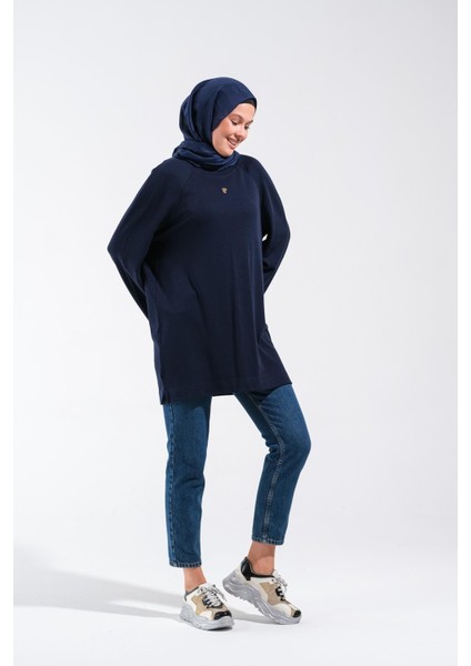 2255_REGLAN Kollu Minimal Baskılı Basic Oversize Rahat Kalıp Tesettür Tunik