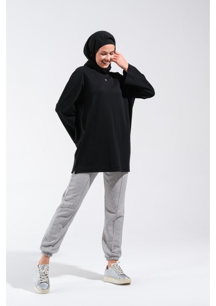 2255_REGLAN Kollu Minimal Baskılı Basic Oversize Rahat Kalıp Tesettür Tunik
