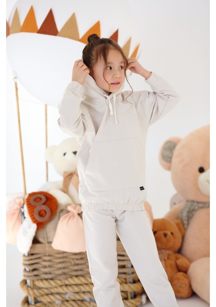 Çocuk Kapüşonlu Sweatshirt ve Kanguru Cepli Eşofman Altı