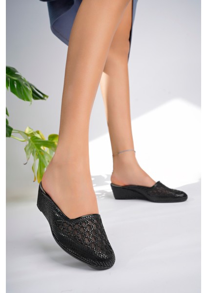 Kadın Siyah Yılan Baskı Şık Ev Terliği modelleri