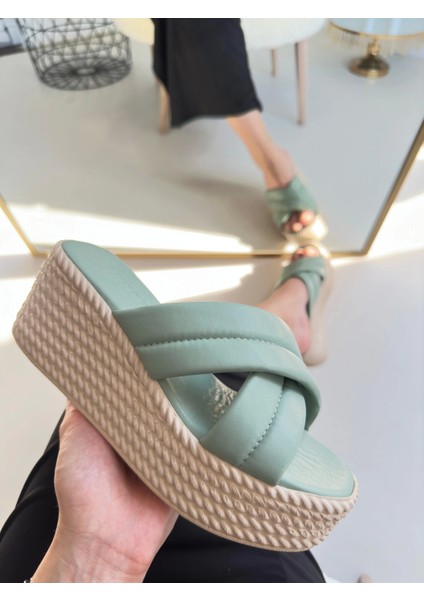 Merky M.yeşil Cilt Dolgu Topuk Terlik