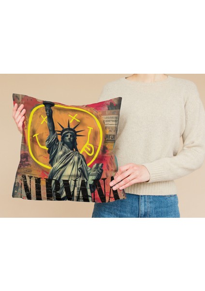 Nirvana Desenli Kare Yastık Kılıfı