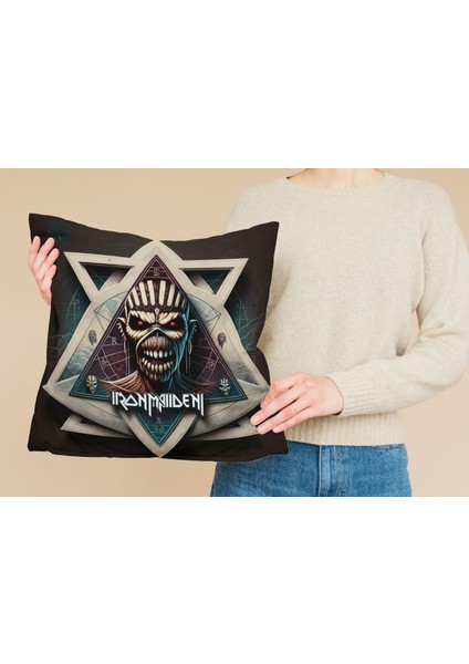 Metal Müzik Grubu Iron Maiden Yıldız Desenli Kare Yastık Kılıfı