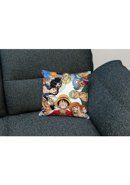 One Piece Desenli Kare Yastık Kılıfı