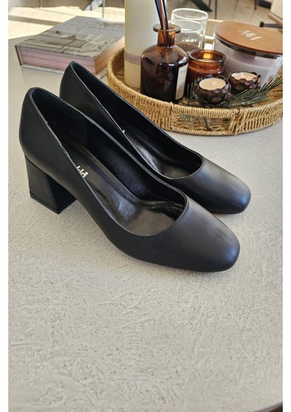 10 650 Topukla Kadın Deri Kalın Topuklu Günlük Ayakkabı modelleri