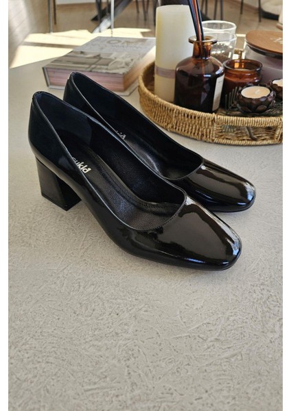 10 650 Topukla Kadın Deri Kalın Topuklu Günlük Ayakkabı modelleri
