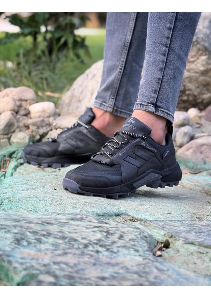 Su Geçirmez Poli Taban Spor Ayakkabı-Siyah