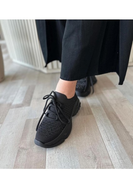 Bağcıklı Taş Desenli Kadın Spor Ayakkabı-Siyah