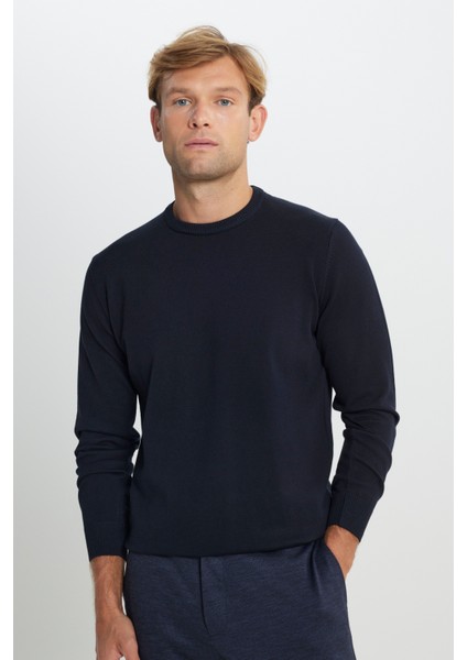 Pamuklu Standart Fit Normal Kesim Bisiklet Yaka Triko Kazak