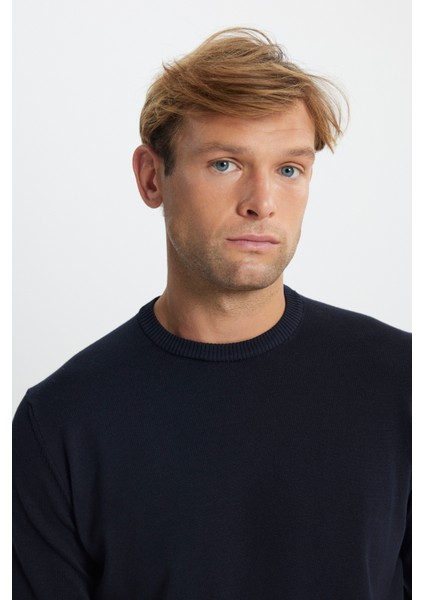 Pamuklu Standart Fit Normal Kesim Bisiklet Yaka Triko Kazak fırsatları