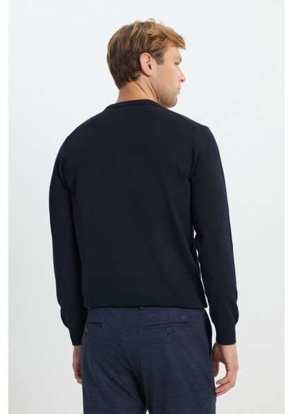 Pamuklu Standart Fit Normal Kesim Bisiklet Yaka Triko Kazak indirimleri