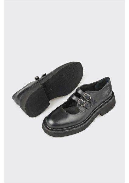 Siyah Deri Kadın Günlük Ayakkabı modelleri