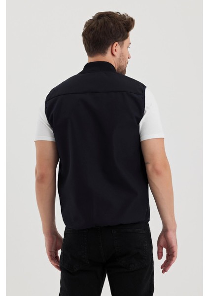 Alexandergardı Dar Kesim Içi Polar Su Itici Softshell Kumaş Yelek (UNI-YLK03)