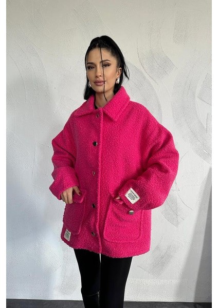 Kadın Cep Kapaklı Düğme Detaylı Yumoş Kumaş Astarlı Teddy Tarz Oversize Kaban Ceket
