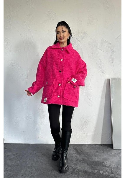 Kadın Cep Kapaklı Düğme Detaylı Yumoş Kumaş Astarlı Teddy Tarz Oversize Kaban Ceket