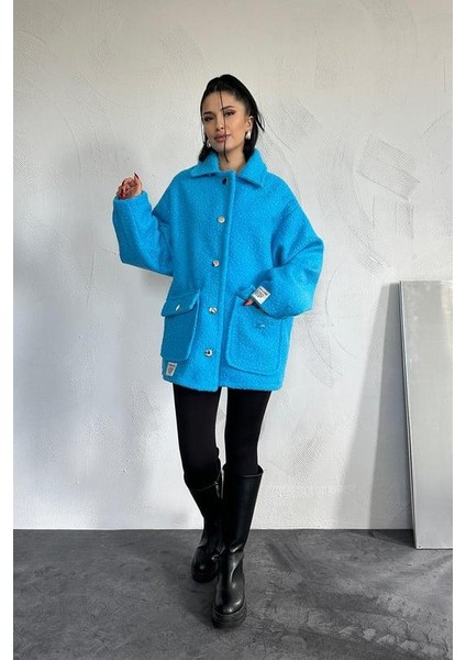 Kadın Cep Kapaklı Düğme Detaylı Yumoş Kumaş Astarlı Teddy Tarz Oversize Kaban Ceket