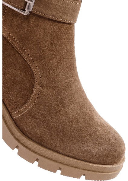 Kadın Kahverengi Fermuarlı Kalın Topuklu Süet Deri Bot 24Wfd237310