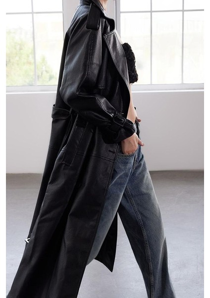Kadın Moda Şık Oversize Ceket Yaka Uzun Düz Astarlı Kemerli Oversize Suni Deri Trençkot fiyatları