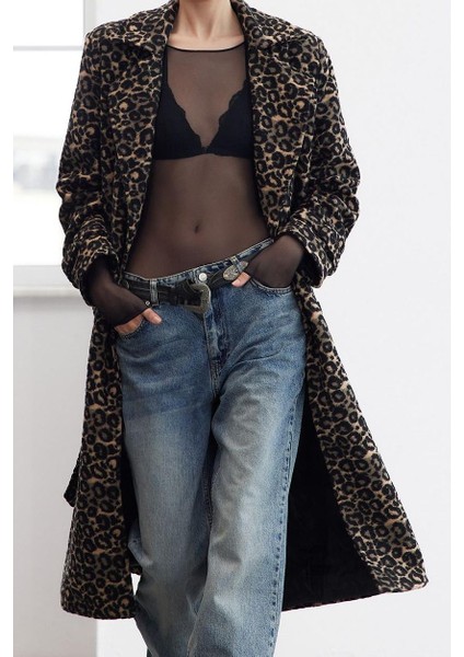 Kadın Moda Şık Regular Ceket Yaka Uzun Astarlı Leopar Desenli Yünlü Uzun Kaban