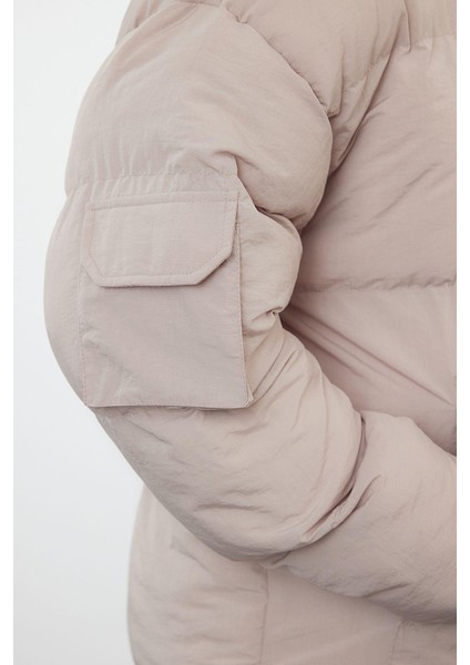 Moda Şık Relaxed Dik Yaka Standart Düz Astarlı Taslan Relaxed Fit Kışlık Şişme Mont