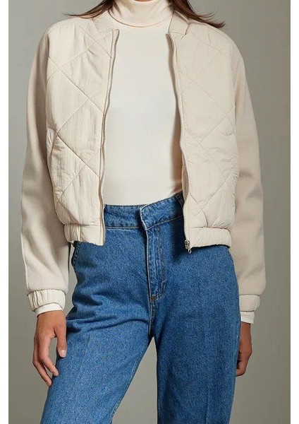 Kadın Moda Şık Bol V Yaka Standart Düz Astarlı Kolu Kaşe Detaylı Mevsimlik Bomber Ceket Mont modelleri
