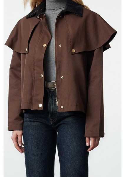 Kadın Moda Şık Oversize Gömlek Yaka Standart Düz Astarlı Omuz ve Yaka Detaylı Ince Ceket Mont fiyatları