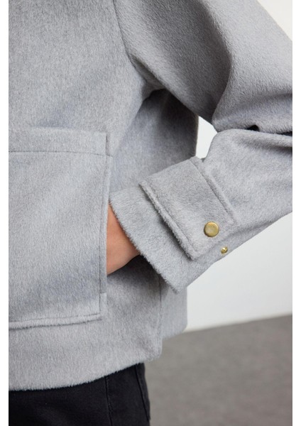 Kadın Moda Şık Oversize Gömlek Yaka Standart Düz Astarlı Oversize Kaşe Ince Ceket Mont