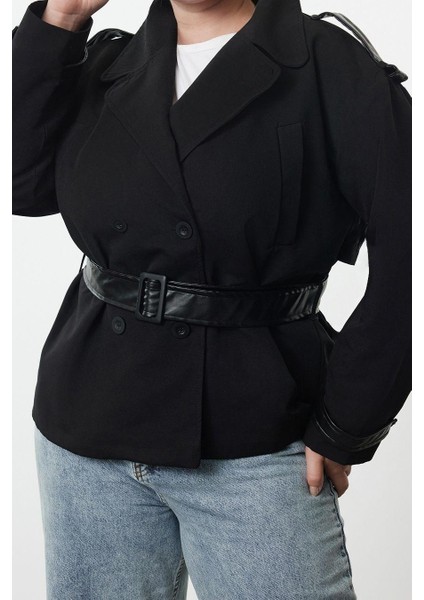 Kadın Büyük Beden Moda Regular Ceket Yaka Regular Düz Astarlı Fit Deri Kemer Teknik Kumaş Trençkot fiyatları