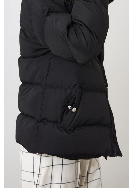 Kadın Moda Şık Oversize Dik Yaka Standart Düz Astarlı Dik Yaka Su Itici Kışlık Şişme Mont