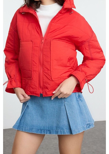 Kadın Moda Şık Oversize Dik Yaka Standart Düz Astarlı Oversize Su Itici Kapitone Şişme Mont