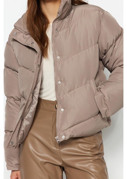 Kadın Moda Şık Regular Dik Yaka Standart Düz Astarlı Regular Su Itici Şişme Mont modelleri