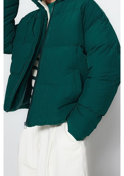 Moda Şık Bol Dik Yaka Standart Düz Astarlı Oversize Fit Dik Yaka Şişme Kışlık Mont fiyatları