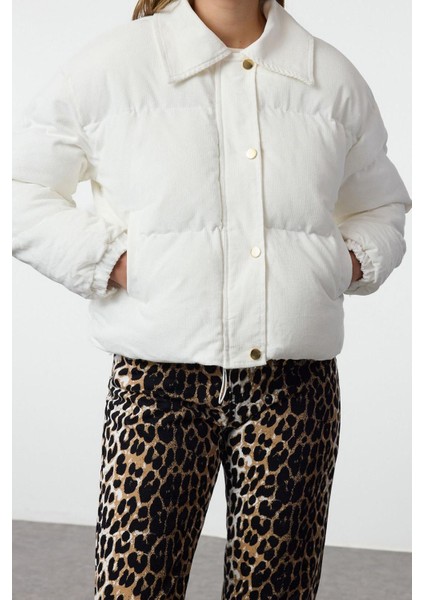 Kadın Moda Şık Oversize Gömlek Yaka Standart Düz Astarlı Gömlek Yaka Fitilli Kadife Şişme Mont