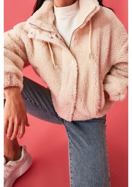 Kadın Moda Şık Oversize Dik Yaka Standart Düz Astarlı Oversize Fermuarlı Peluş Mont fiyatları