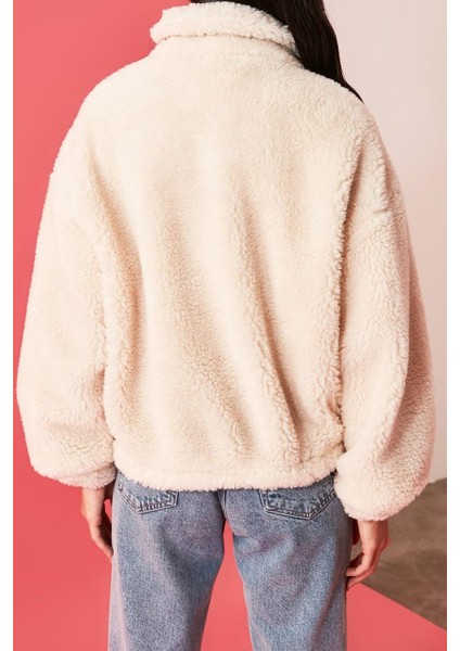 Kadın Moda Şık Oversize Dik Yaka Standart Düz Astarlı Oversize Fermuarlı Peluş Mont fırsatları