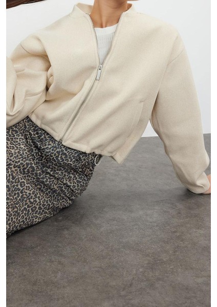 Kadın Moda Şık Oversize Hakim Yaka Standart Düz Astarlı Oversize Kaşe Bomber Ceket Mont fiyatları