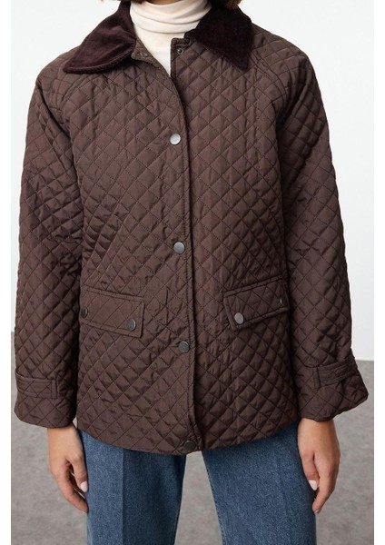 Kadın Moda Şık Oversize Gömlek Yaka Midi Düz Astarlı Oversize Gömlek Yaka Kapitone Mont