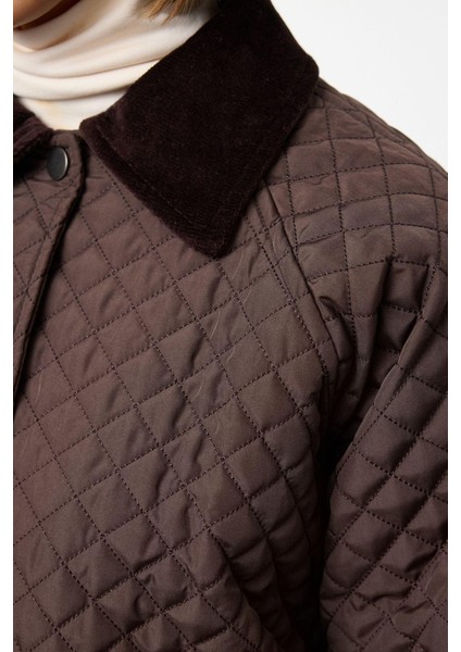 Kadın Moda Şık Oversize Gömlek Yaka Midi Düz Astarlı Oversize Gömlek Yaka Kapitone Mont