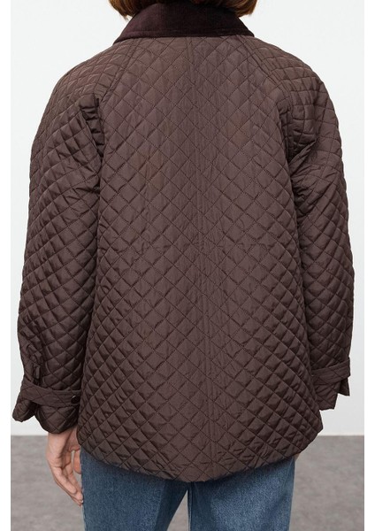 Kadın Moda Şık Oversize Gömlek Yaka Midi Düz Astarlı Oversize Gömlek Yaka Kapitone Mont