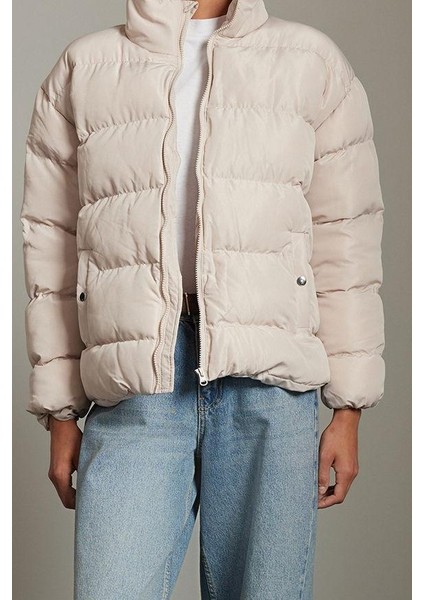 Kadın Moda Şık Oversize Dik Yaka Standart Düz Astarlı Dik Yaka Su Itici Kışlık Şişme Mont
