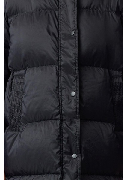 Tasarım Düz Astarlı Yaka Uzun Oversize Kapüşonlu Kadın Kaz Tüylü Su Iticili Uzun Şişme Mont fiyatları