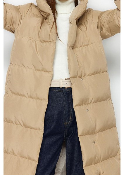 Düz Astarlı Yaka Uzun Regular Kapüşonlu Kadın Yandan Çıtçıtlı Su Itici Kışlık Kapitone Şişme Mont